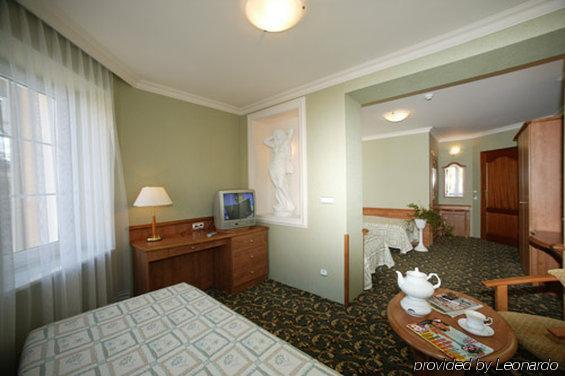Polaris Hotel 3*